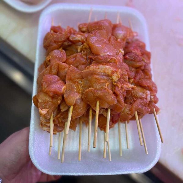 Pinchos de pollo rojo